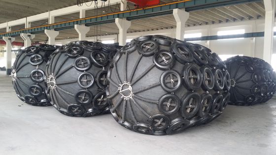 Fender marino pneumatico regolabile per diversi livelli di marea