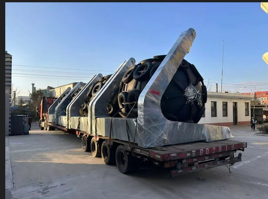 Davit pneumatico flessibile per le operazioni di attracco lisce