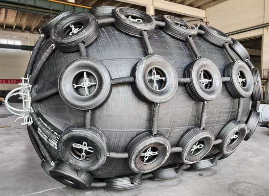 Fender pneumatico marino che garantisce la sicurezza delle navi e del molo con un'elasticità eccezionale