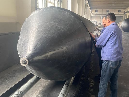 Airbag per il sollevamento dell'ancora e l'attracco delle navi marittime