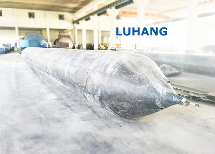 Galleggiabilità alta che fa galleggiare lunghezza di gomma di sollevamento marina 10m del diametro 2.0m dell'airbag